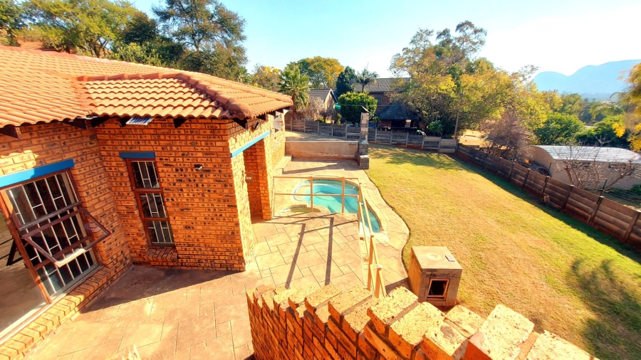 6 Bedroom Property for Sale in Ifafi North West